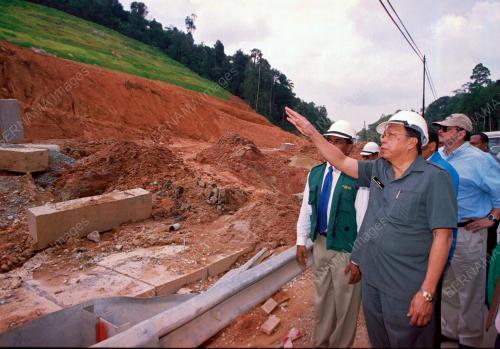 DATUK LAW HIENG DING