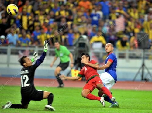 KL21_01122012_AFF_CUP