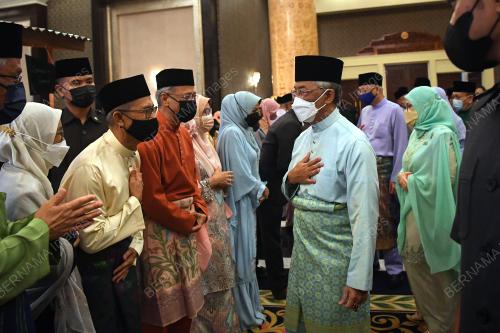 AL-SULTAN ABDULLAH RI'AYATUDDIN AL-MUSTAFA BILLAH SHAH