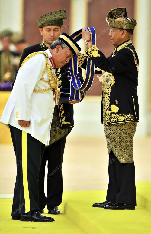 KL21_02062012_AGONG