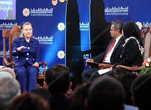HILLARY CLINTONHILLARY CLINTON
