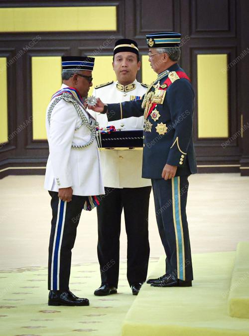 AL-SULTAN ABDULLAH RI'AYATUDDIN AL-MUSTAFA BILLAH SHAH