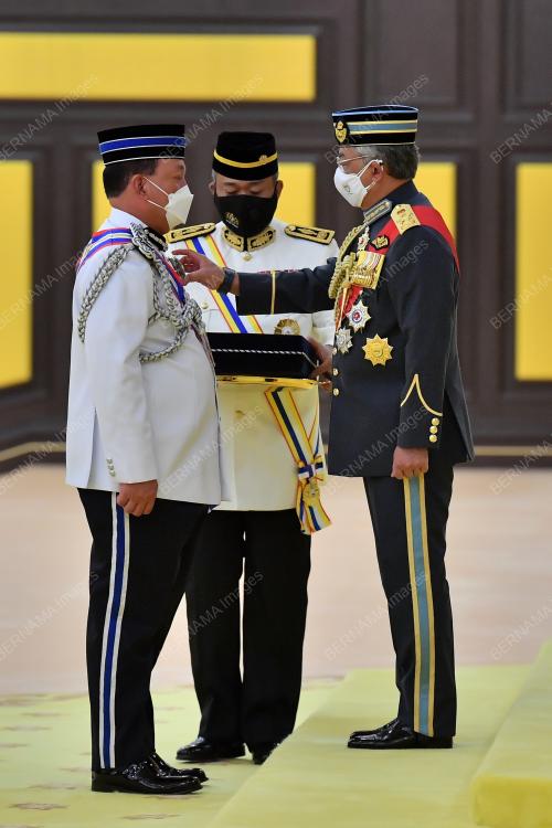 AL-SULTAN ABDULLAH RI'AYATUDDIN AL-MUSTAFA BILLAH SHAH