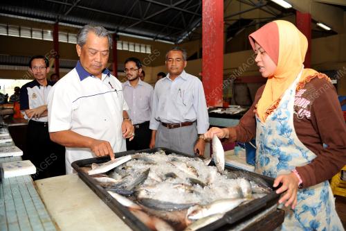 KL21_03022014_PASAR