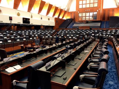 KL21_03032017_PARLIMEN