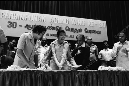 DR. MAHATHIR BIN MOHAMAD