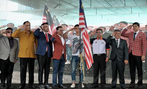 KL21_03092014_SALUTE
