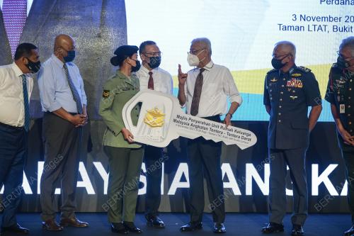 DATUK SERI ISMAIL SABRI YAAKOB