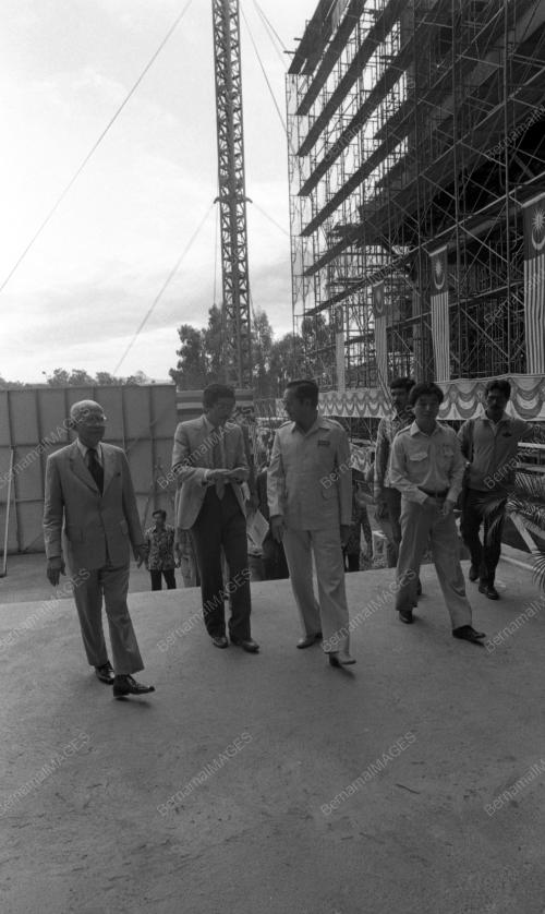 KL21_04022015_MAHATHIR_PNB