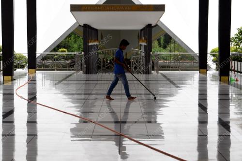 KL21_04062018_TINJAUAN