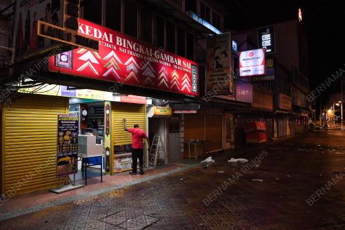 LITTLE INDIA, BRICKFIELDS LENGANG PADA HARI DEEPAVALI