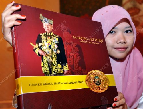 KL21_04122013_AGONG