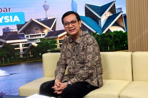 NIK KAMARUZAMAN NIK HUSIN