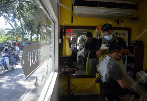 KEDAI GUNTING RAMBUT