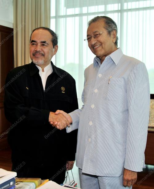 KL21_05042013_MAHATHIR_SALAM
