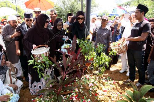 KL21_05072014_PENGEBUMIAN
