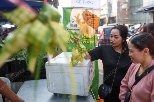 KELONGSONG KETUPAT