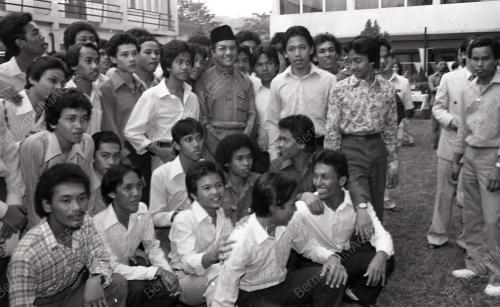 DR. MAHATHIR MOHAMAD