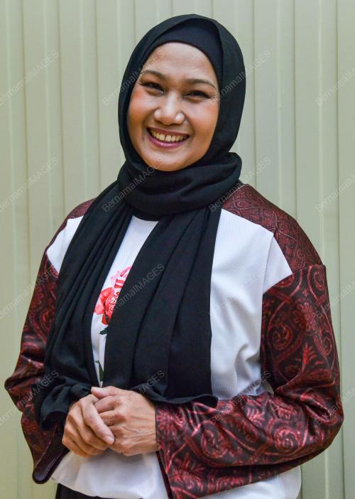 AMY MASTURA