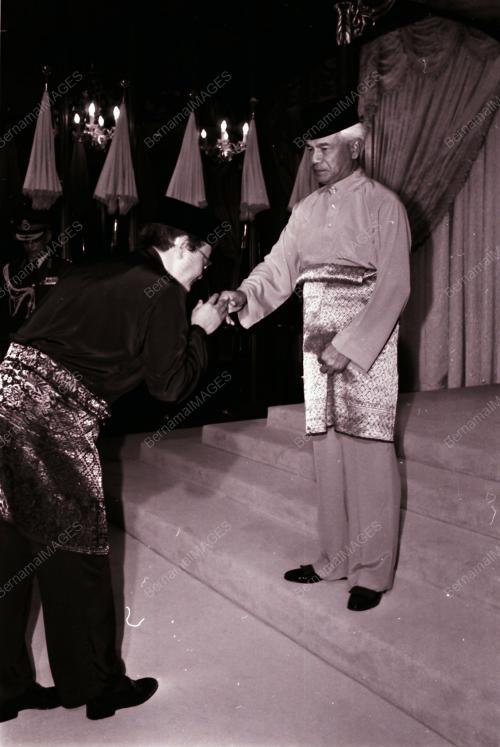 SULTAN AZLAN MUHIBBUDDIN SHAH