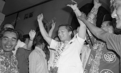 PENAMAAN CALON