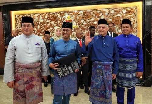 DATUK SERI ISMAIL SABRI YAAKOB