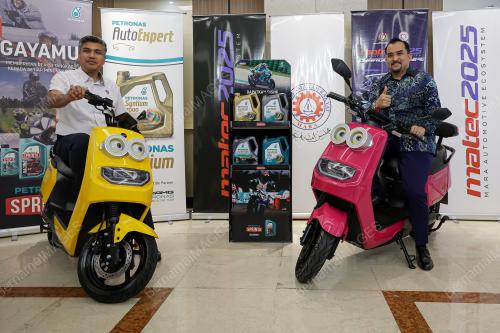 DATUK DR ASYRAF WAJDI DUSUKI