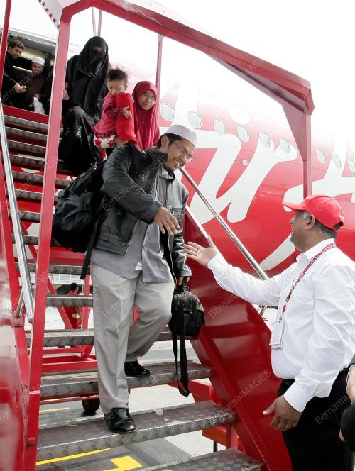 KL21_08022011_AIRASIA
