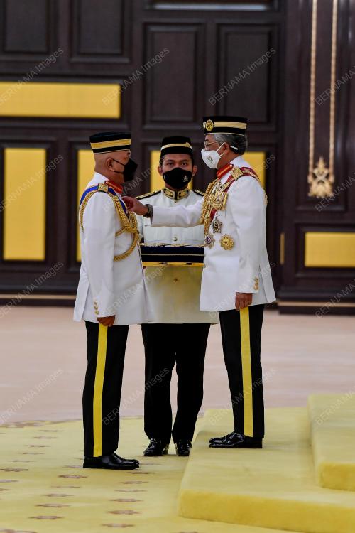AL-SULTAN ABDULLAH RI'AYATUDDIN AL-MUSTAFA BILLAH SHAH