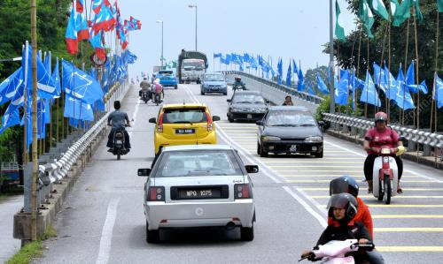 KL21_08042013_BENDERA