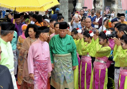KL21_08092012_AGONG