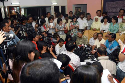 TAN SRI KHALID IBRAHIM
