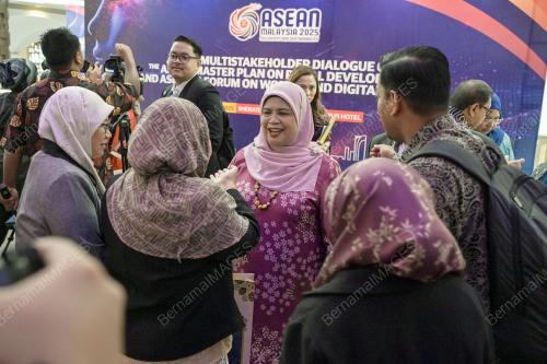 DATUK RUBIAH WANG