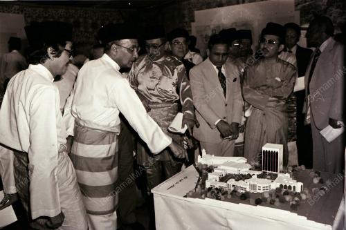 DATUK SERI HUSSEIN ONN