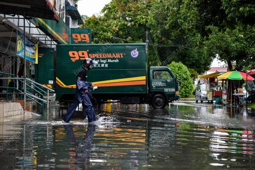 TINJAUAN BANJIR KILAT SEKITAR KUALA LUMPUR