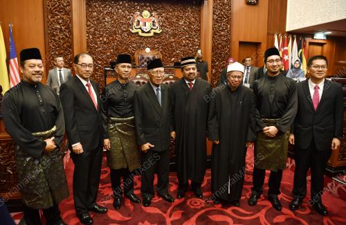 UPACARA MENGANGKAT SUMPAH AHLI DEWAN NEGARA