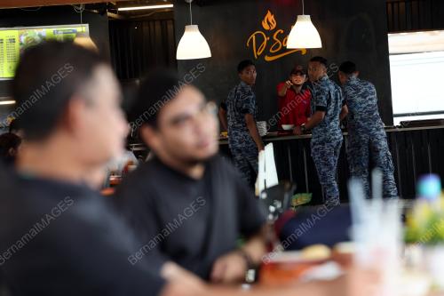 BANTUAN KHAS KEPADA PENJAWAT AWAM
