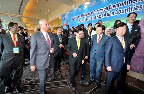 KL21_10092013_MENTERI_ASIAN
