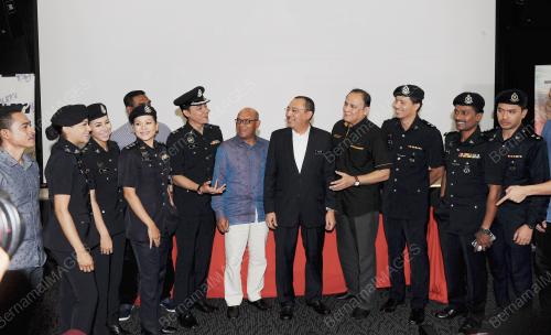 KL21_11022016_GERAK_KHAS