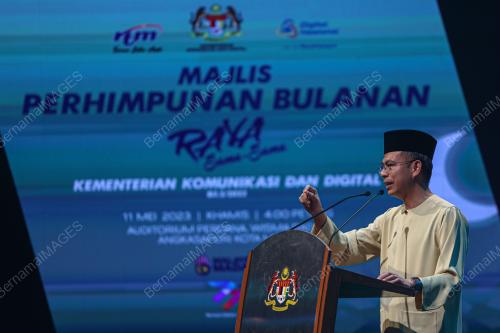 FAHMI FADZIL