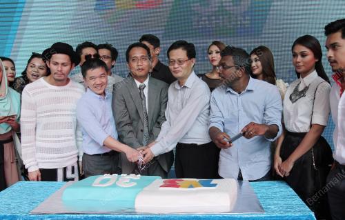 KL21_11062014_ULANG_TAHUN