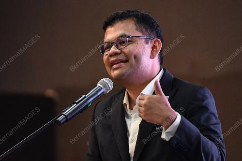 AKMAL NASRULLAH MOHD NASIR