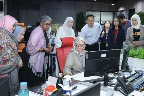 LAWATAN THE STAR KE BERNAMA