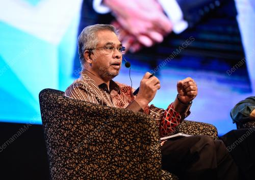 TAN SRI DR MOHD DAUD BAKAR