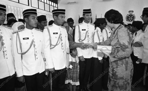 KL21_11092015_KADET_AGONG