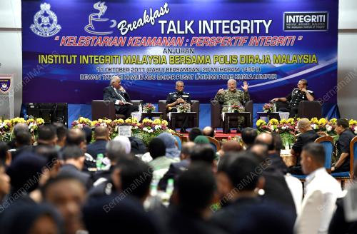 KL21_11102017_POLIS_BN201710108076