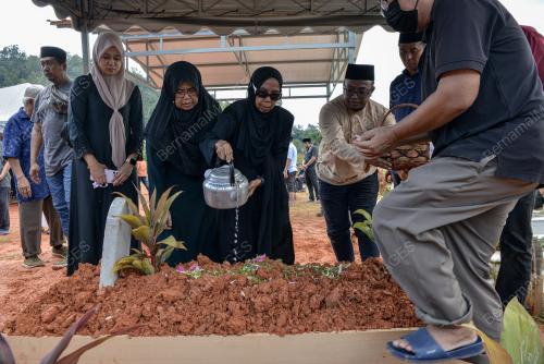 PENGEBUMIAN DATUK ROSNAH ABD MAJID