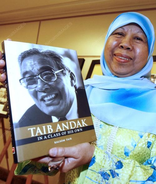 BIOGRAPHY ON TAN SRI TAIB ANDAK