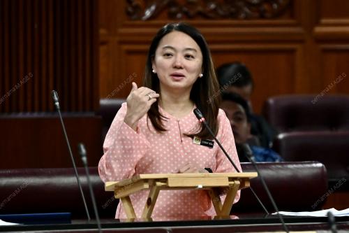 KL21_11122025_DEWAN_NEGARA