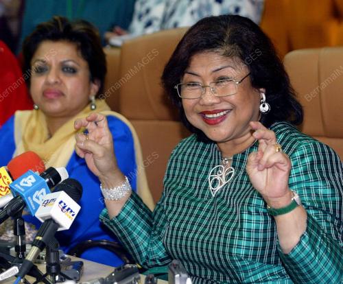 DATUK SERI RAFIDAH AZIZ